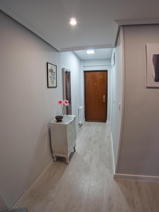 Bonito Piso Villafria Oviedo Buitenkant foto
