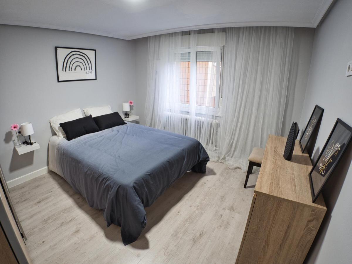 Bonito Piso Villafria Oviedo Buitenkant foto